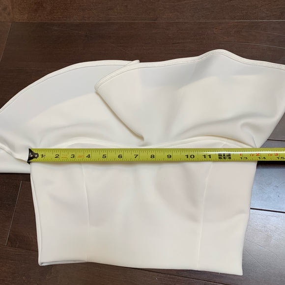 White ruffle crop top - Picture 5 of 10